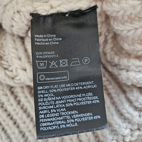 H&M Chunky Knit Sweater - Picture 6 of 6